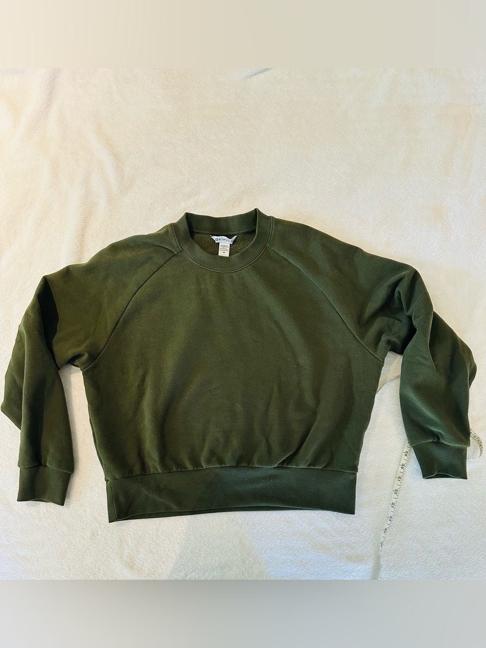 Athleta - women’s M - green cropped sweatshirt